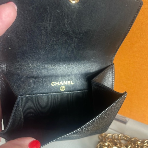 🔥EUC Chanel caviar bifold wallet🔥 Full inclusion - Picture 4 of 10